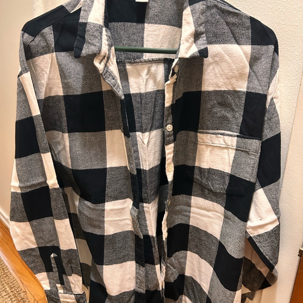 Old Navy Classic Black and White Plaid Men's Shirt